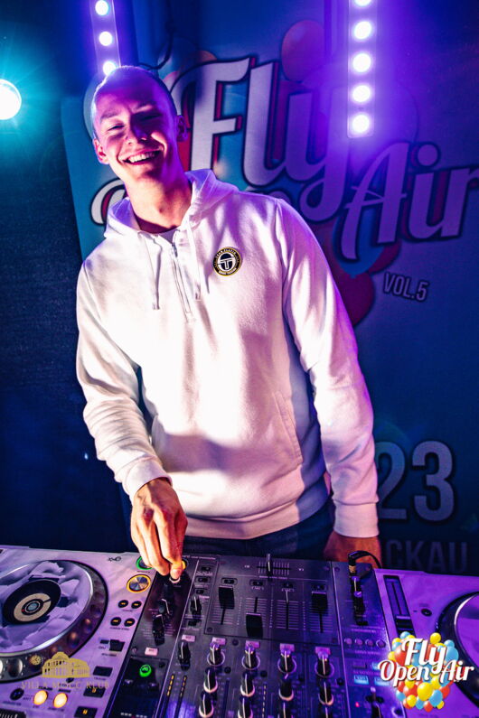 MAX_7014.jpg